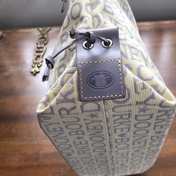 Beautiful Dooney & Bourke Bag - Picture 3 of 8